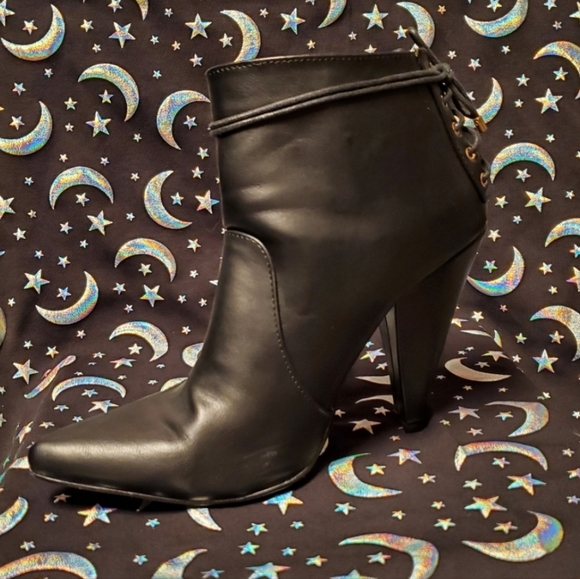 Shoedazzle Gemini Cone Heel Bootie - Picture 2 of 6